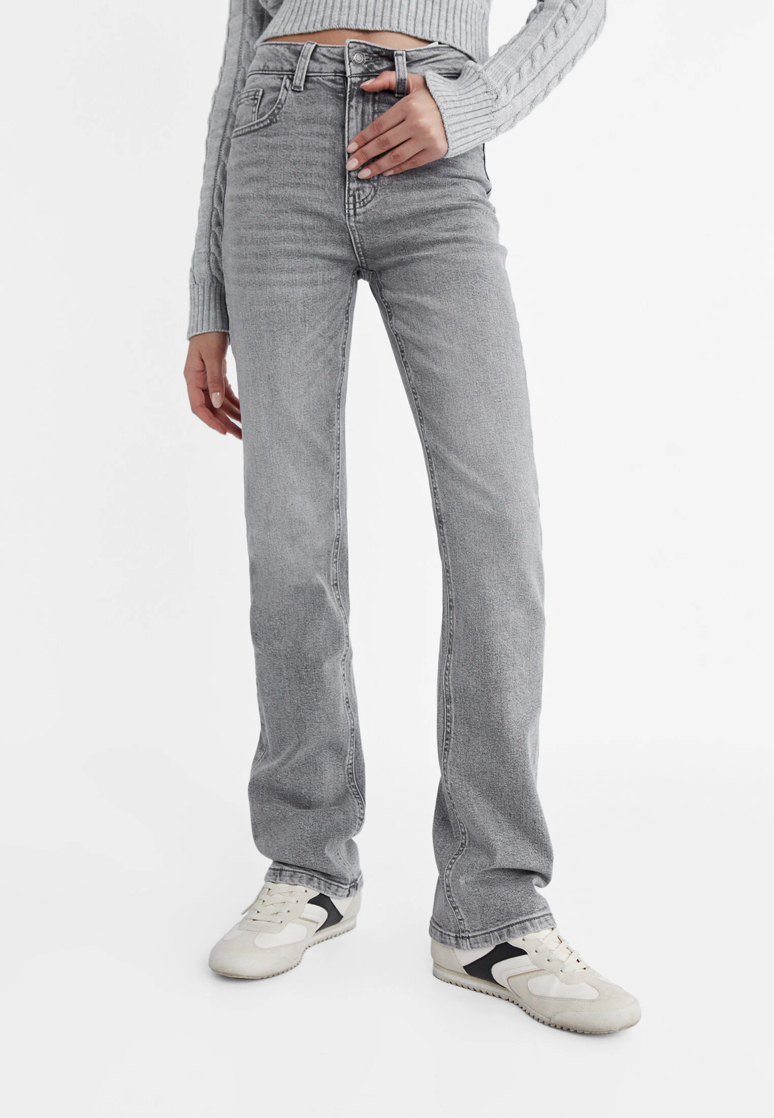 STRAIGHT-FIT JEANS