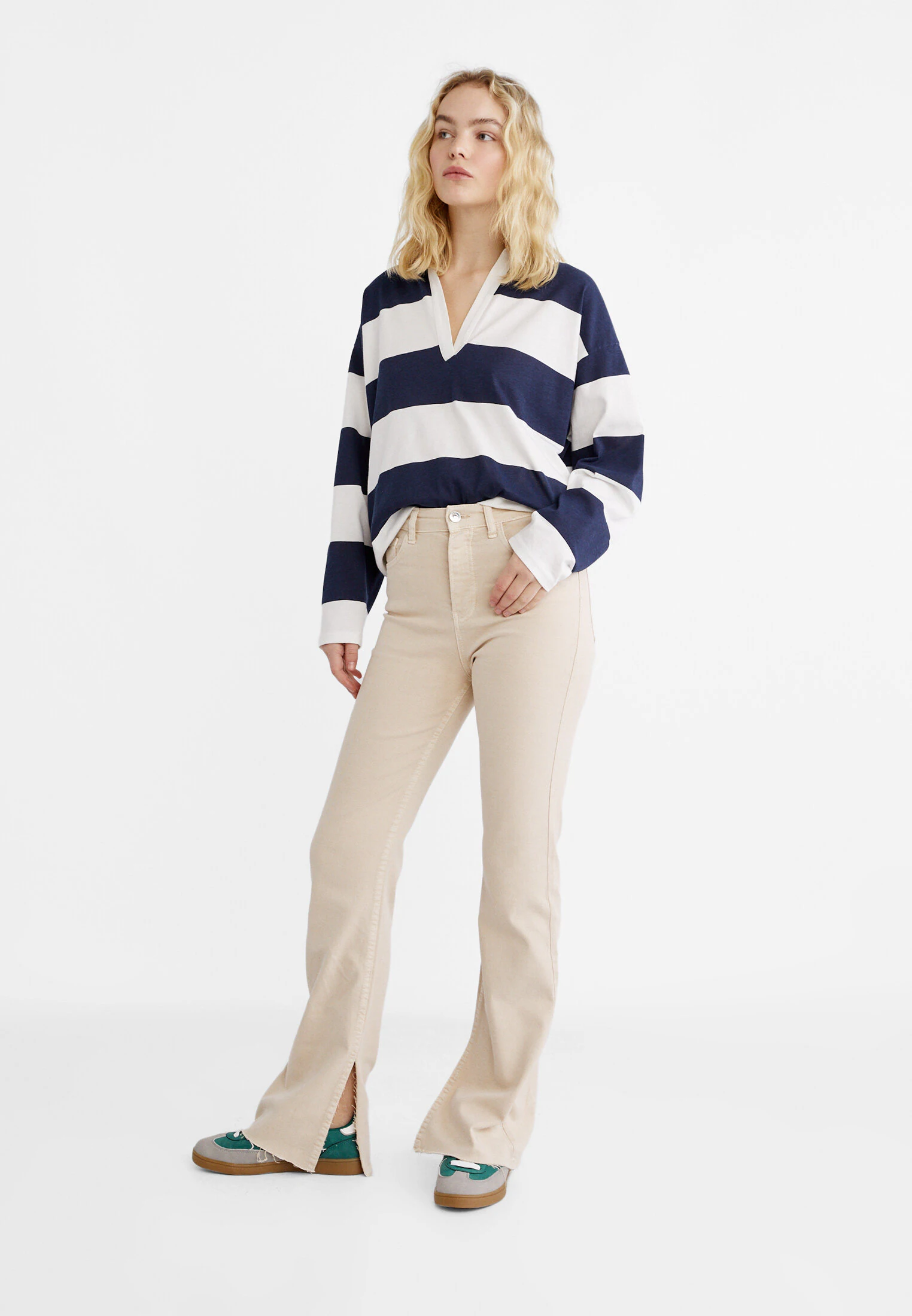 SLIM FIT FLARED JEANS
