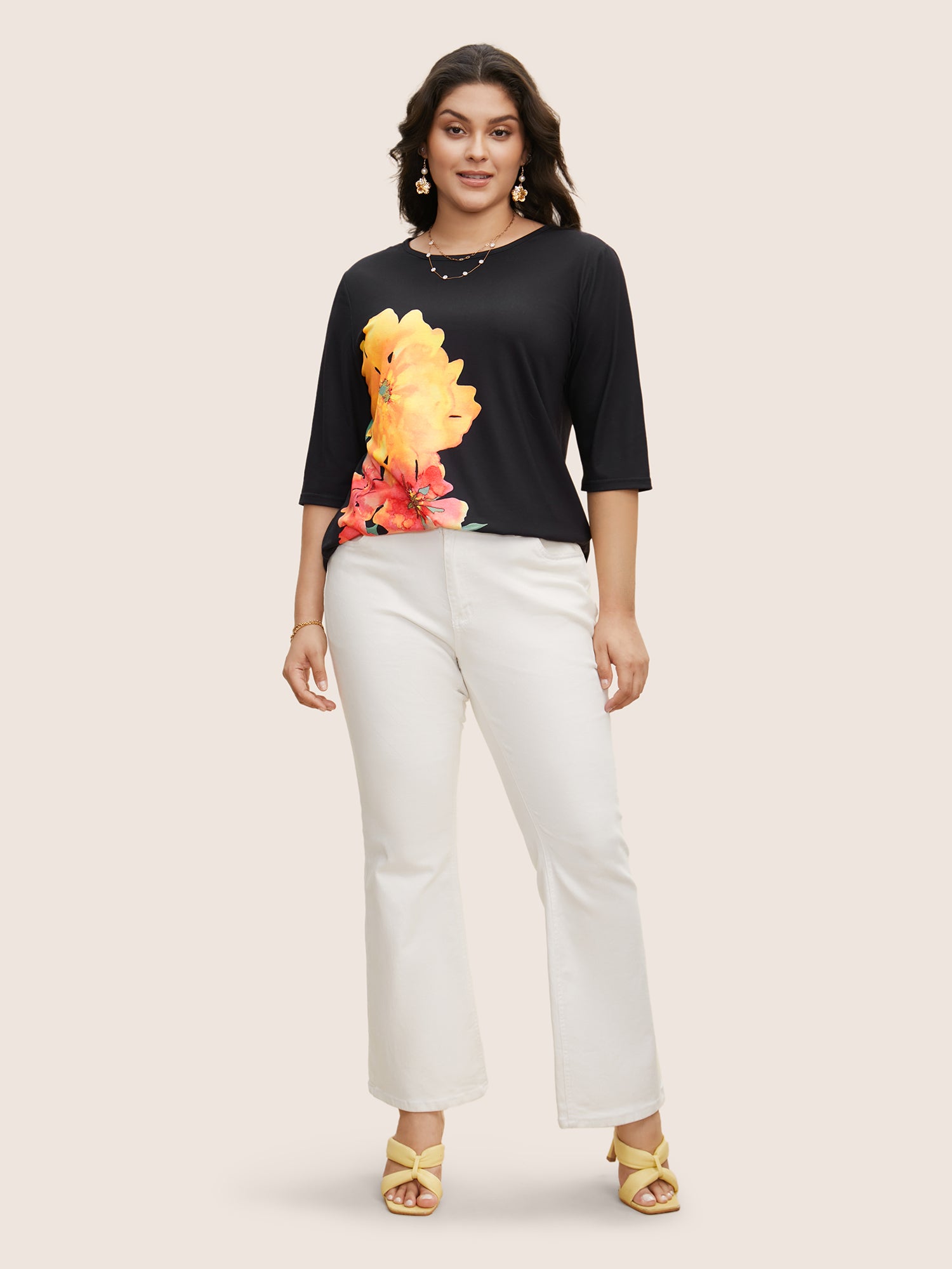 Round Neck Carnation Print T-shirt