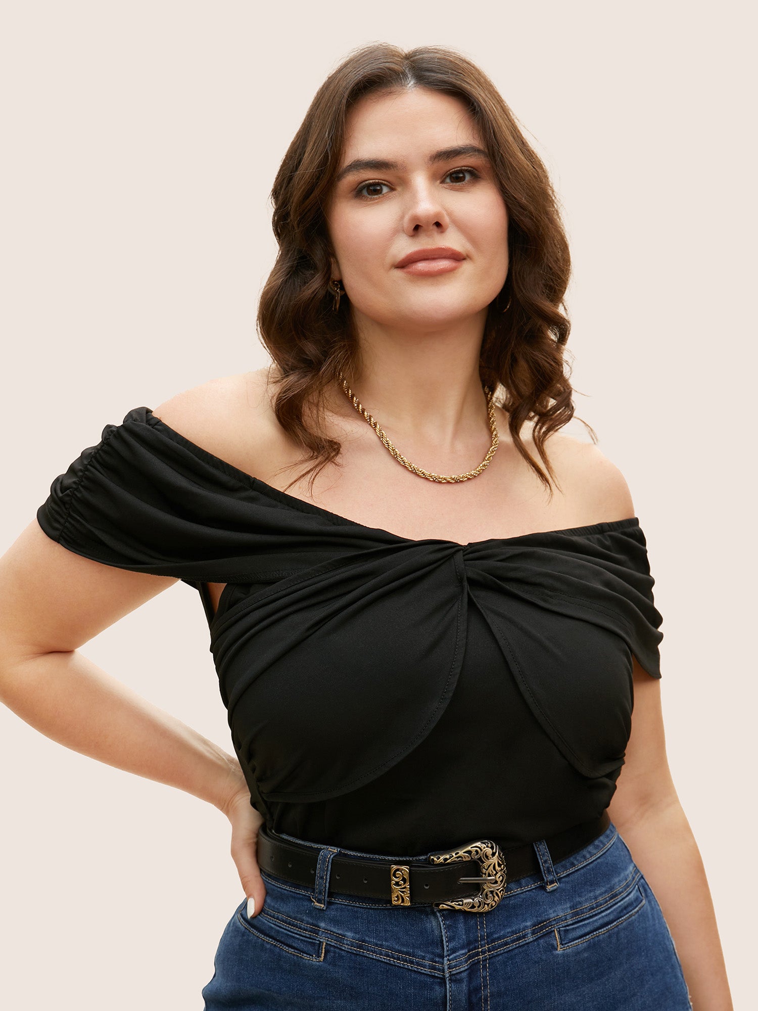 Solid Twist Front Off Shoulder Slim T-shirt