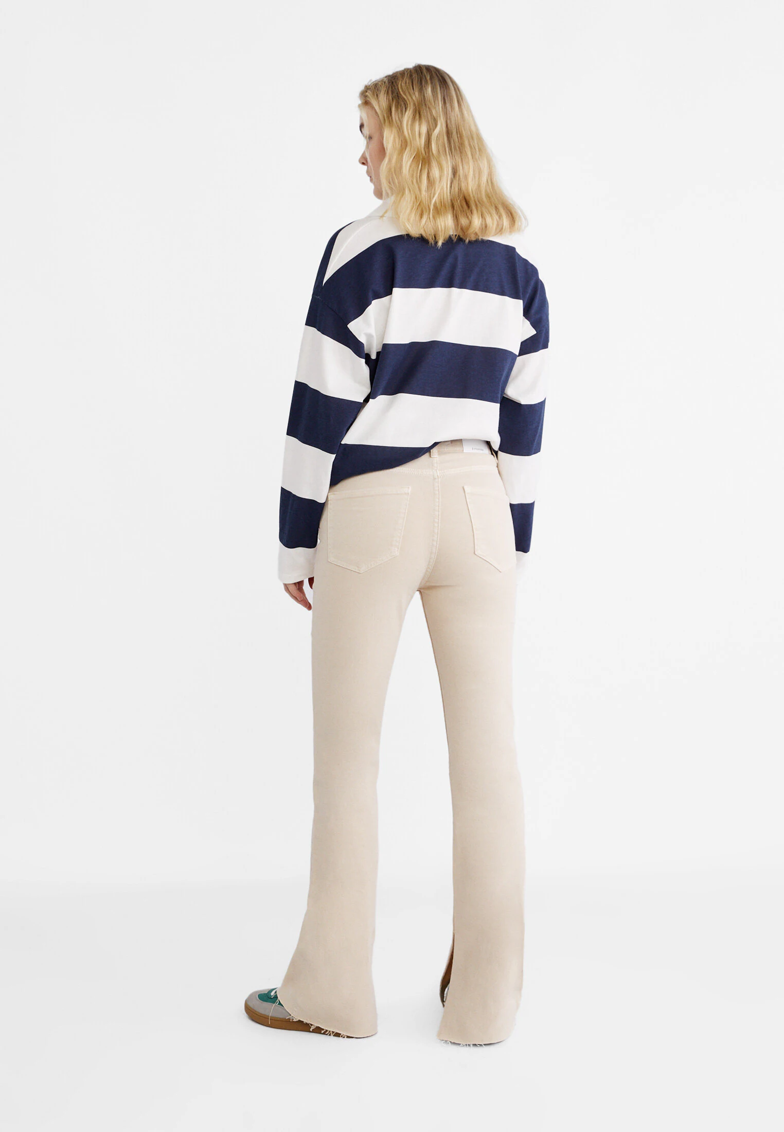 SLIM FIT FLARED JEANS
