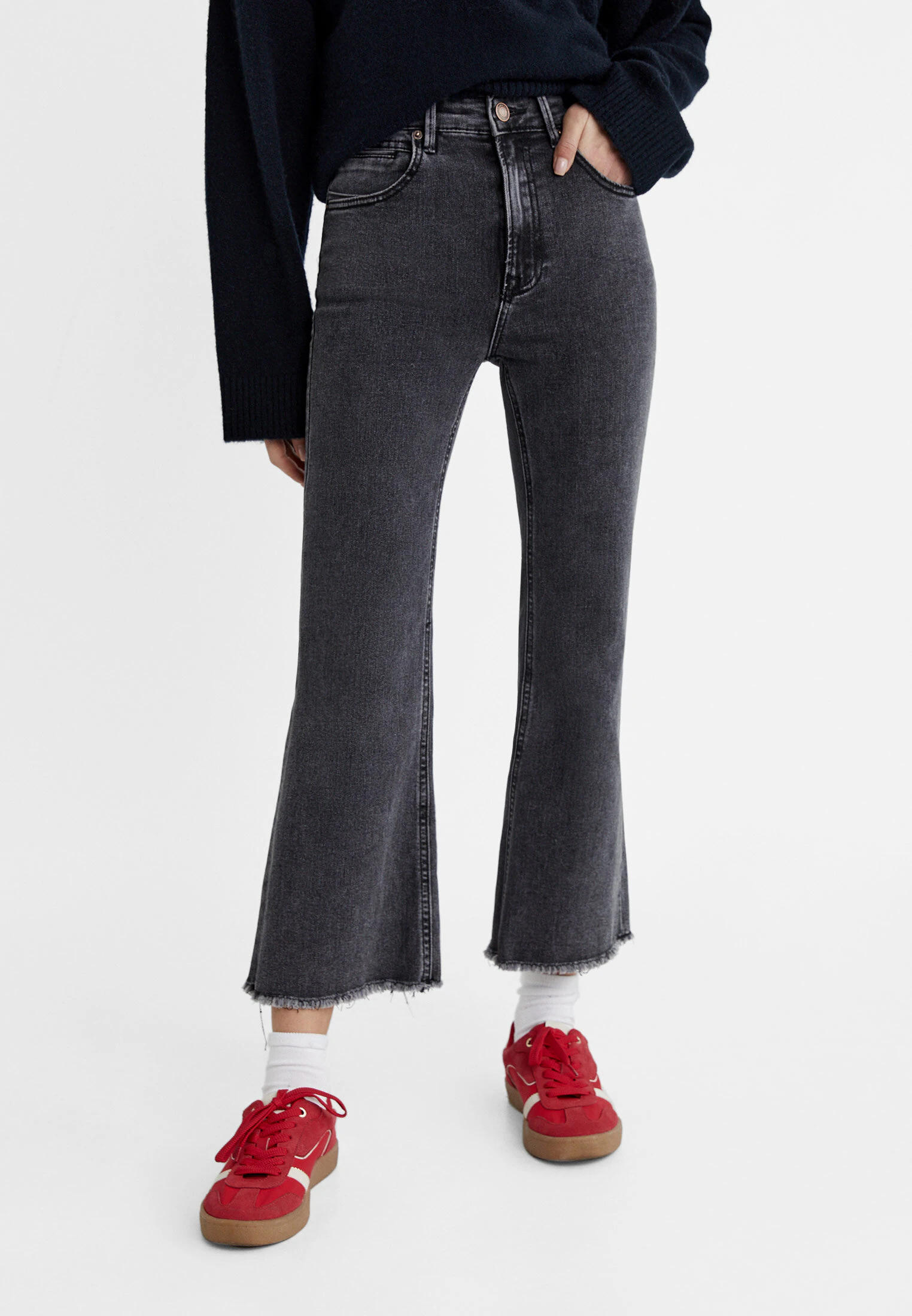 D78 CROPPED FLARED JEANS