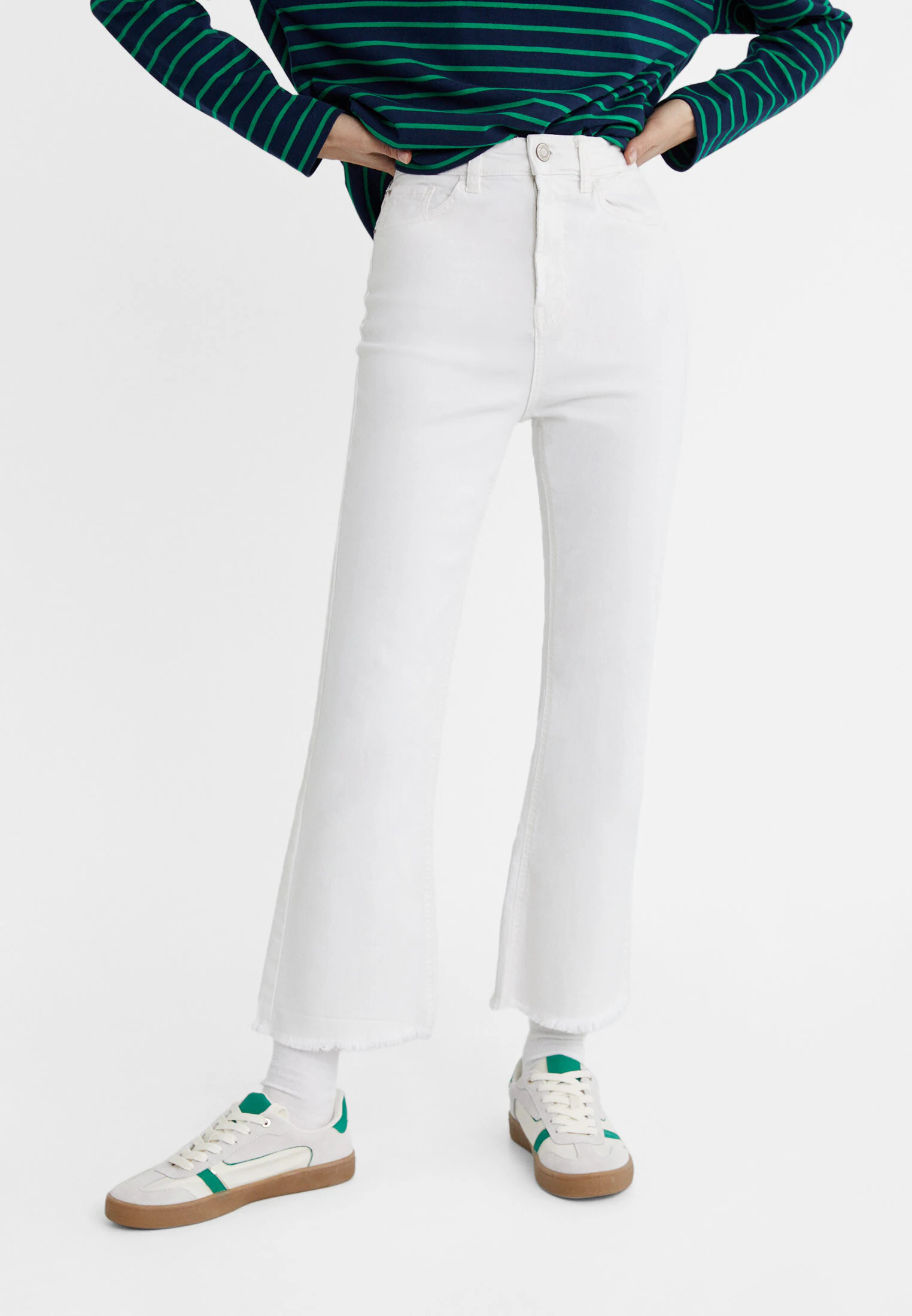 D78 CROPPED FLARED JEANS