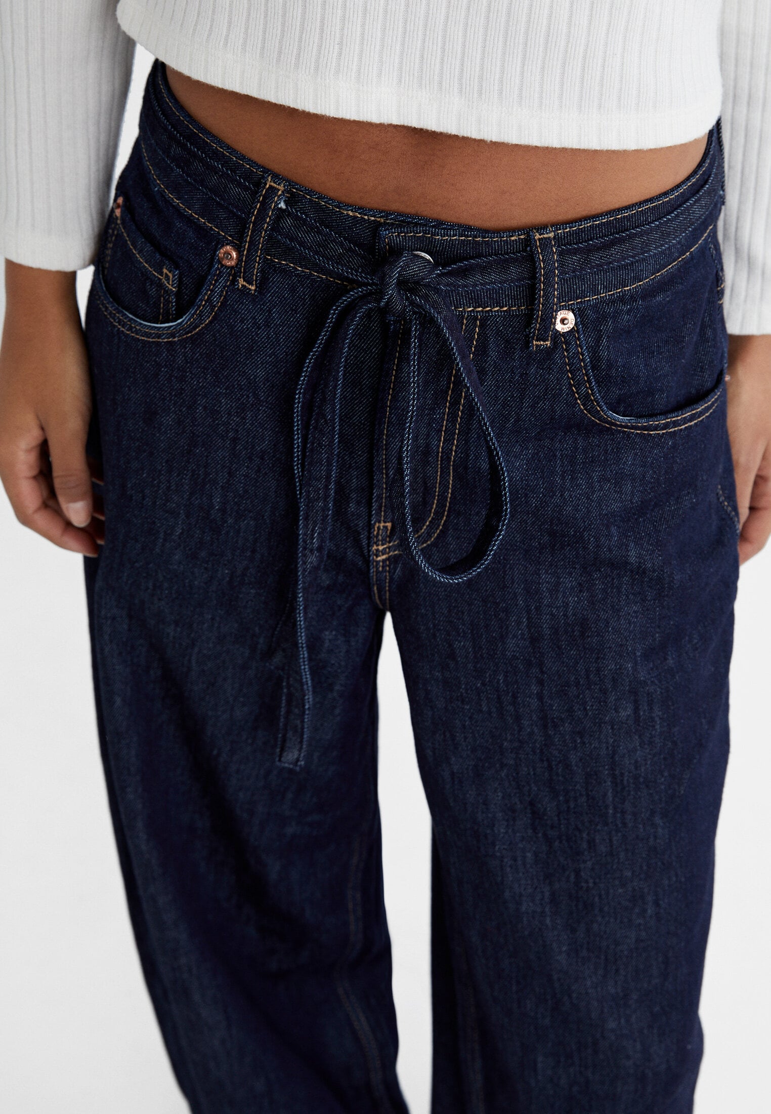BALLOON FIT JEANS